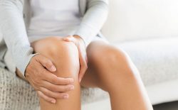 Bố mẹ cần tìm hiểu rõ nguyên nhân để có hướng khắc phục, điều trị bệnh tốt nhất cho trẻ