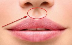 Vị trí của huyệt nhân trung là nằm ở vùng môi trên