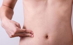 Huyệt cưu vĩ: Vị trí, công năng và cách tác động vào huyệt để trị bệnh