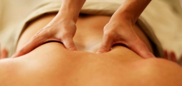 Bấm huyệt đúng cách không gây đau đớn cho bệnh nhân